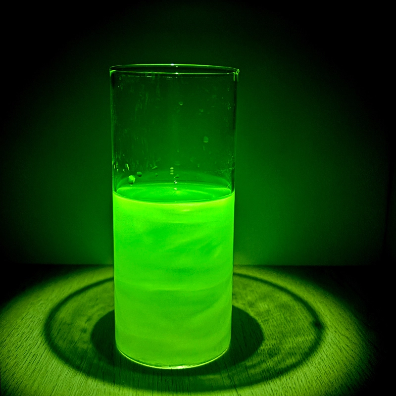 image1 Color-Changing & Luminous Edible Luster